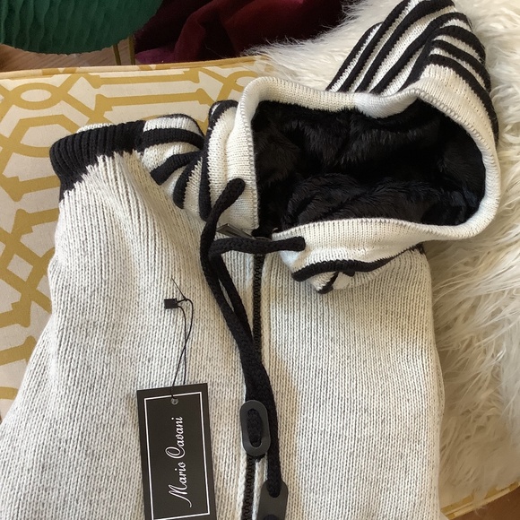 Men’s Sweater Hoodie - Picture 1 of 6